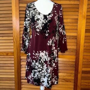 Connected Apparel Gorgeous Floral Dress Size 10P